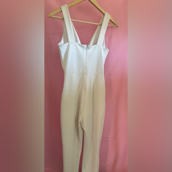 White Sleeveless Plunge Neckline Jumpsuit - Picture 5 of 5